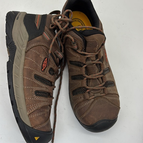 Keen Utility
Flint
Composite‎ toe
Waterproof